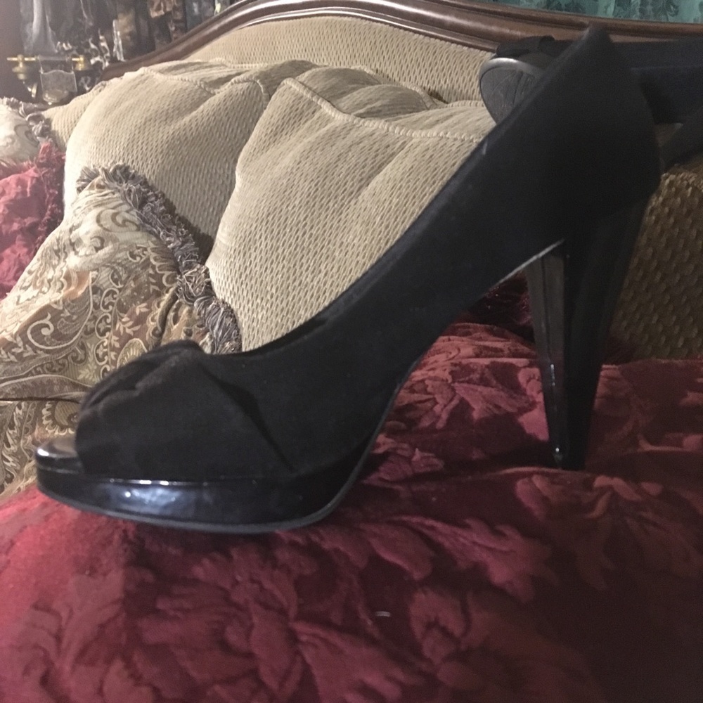 😎Black “Suede” Bow Peep Toe Heels